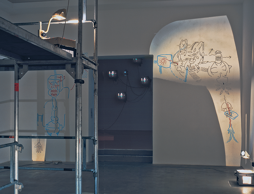 Hannes Kater "Der Zeichnungsgenerator" im Kunstverein Hannover 2001: Raum 4, Blick zurück auf die Monitore von Bjørn Melhus in Raum 3